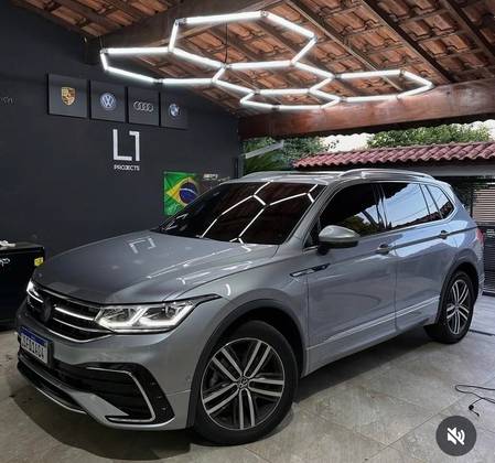 VOLKSWAGEN TIGUAN 2.0 300 TSI GASOLINA ALLSPACE R-LINE AUTOMÁTICO VOLKSWAGEN TIGUAN 2.0 300 TSI GASOLINA ALLSPACE R-LINE AUTOMÁTICO